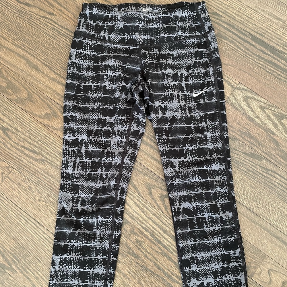 Nike XS black/gray workout pants